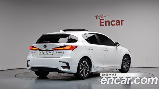 Lexus CT200h из Кореи Encar