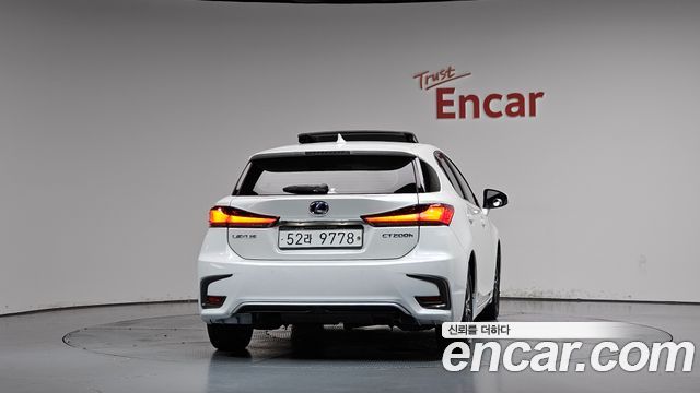 Lexus CT200h из Кореи Encar