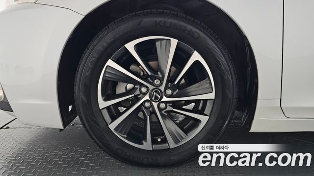Lexus CT200h из Кореи Encar